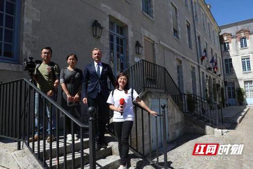 云南吃瓜事件网红视频,网红视频引发的网络热议与反思 第3张 云南吃瓜事件网红视频,网红视频引发的网络热议与反思 第3张